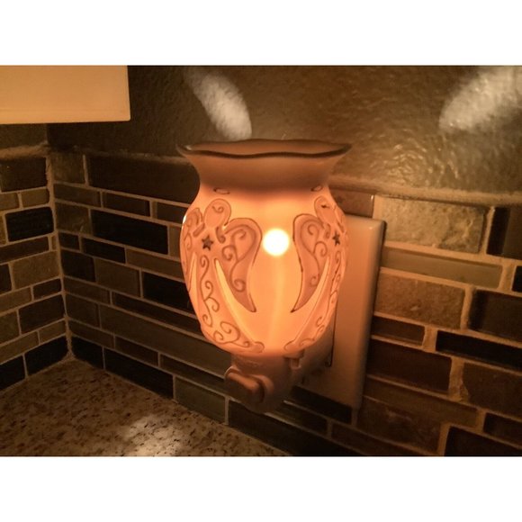 Scentsy Warmer Heavenly Angel Plug-In Cream And Gold Retired 2010 Nightlight - Picture 14 of 15
